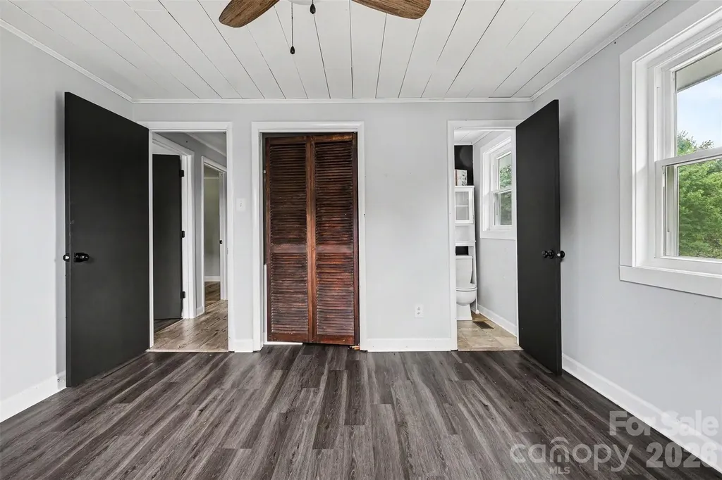2310 24th Avenue NE Hickory NC 28601