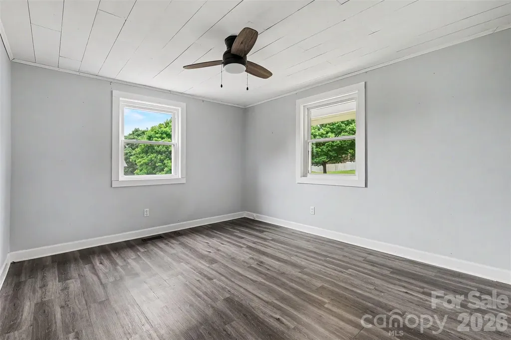 2310 24th Avenue NE Hickory NC 28601