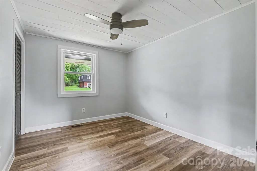2310 24th Avenue NE Hickory NC 28601