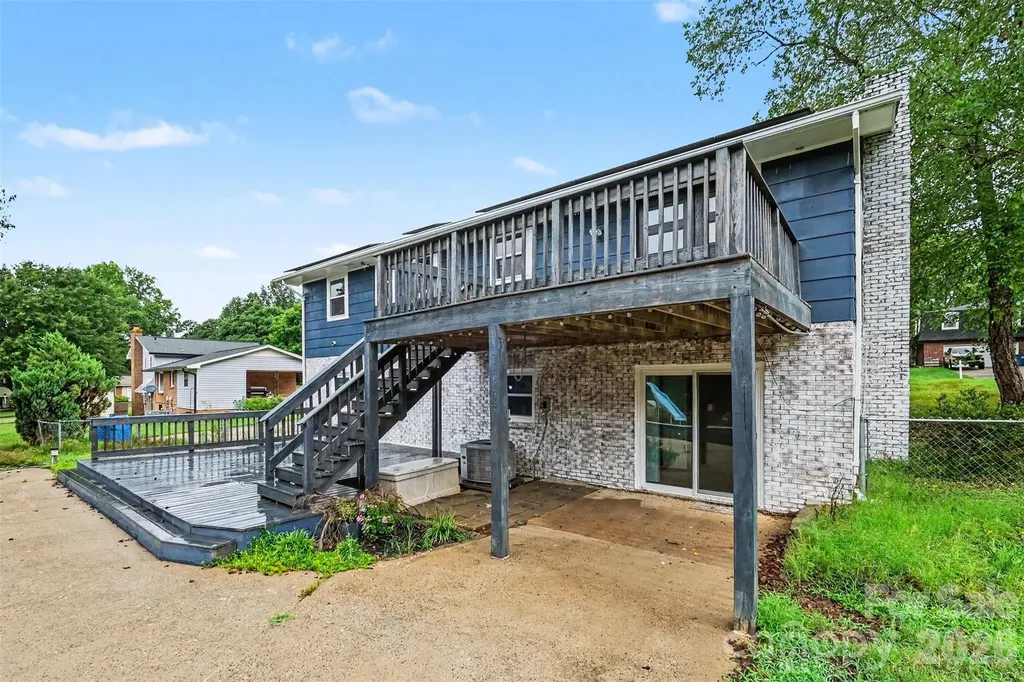 2310 24th Avenue NE Hickory NC 28601