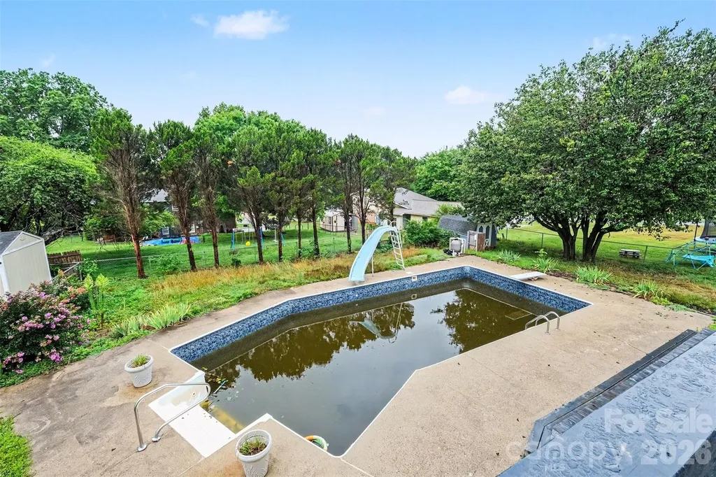 2310 24th Avenue NE Hickory NC 28601