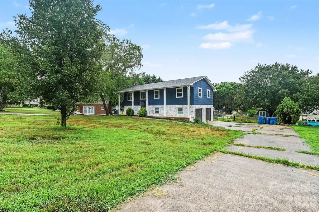2310 24th Avenue NE Hickory NC 28601