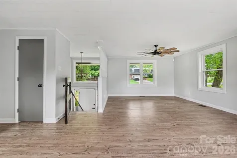 2310 24th Avenue NE Hickory NC 28601