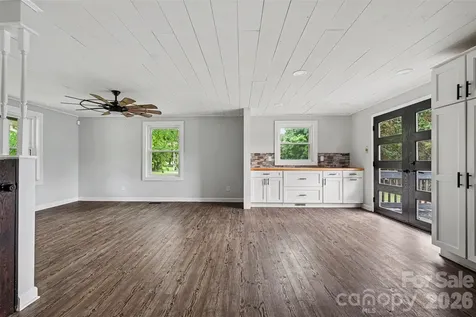 2310 24th Avenue NE Hickory NC 28601