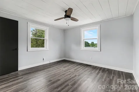 2310 24th Avenue NE Hickory NC 28601