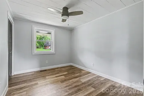 2310 24th Avenue NE Hickory NC 28601