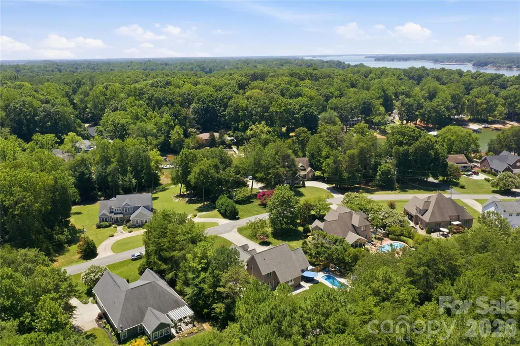 393 Ponderosa Circle Mooresville NC 28117
