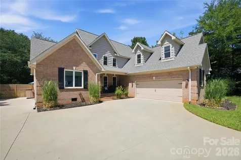393 Ponderosa Circle Mooresville NC 28117