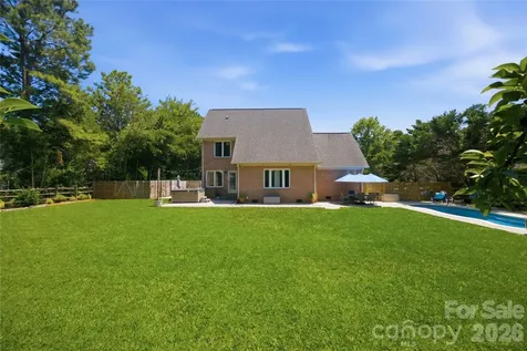 393 Ponderosa Circle Mooresville NC 28117