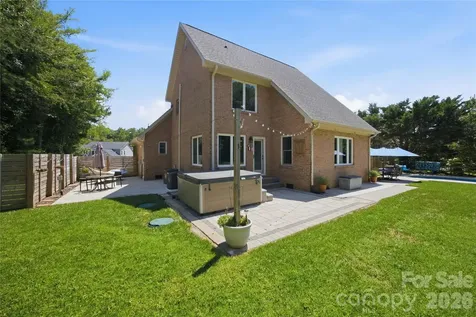 393 Ponderosa Circle Mooresville NC 28117