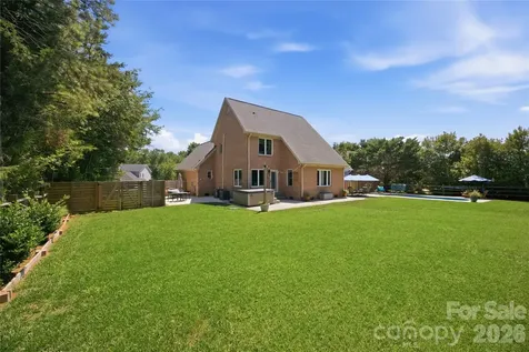 393 Ponderosa Circle Mooresville NC 28117