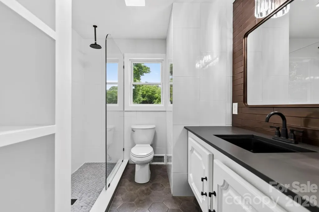 28 Pine Lane Asheville NC 28806