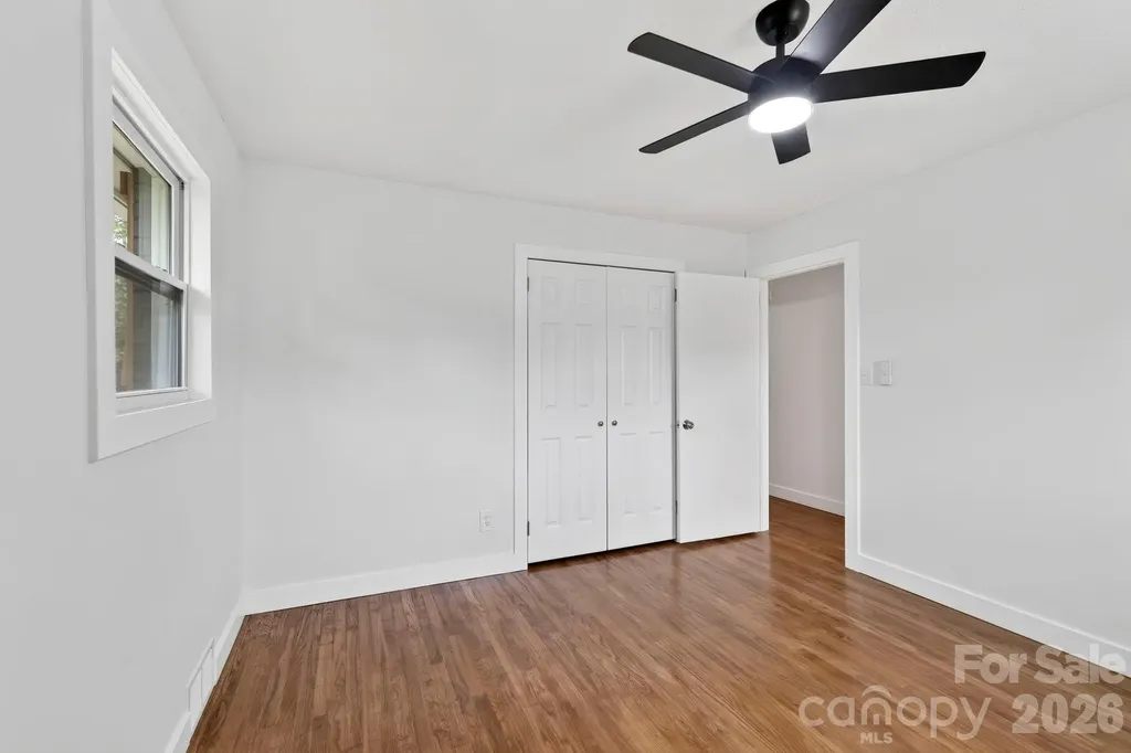 28 Pine Lane Asheville NC 28806