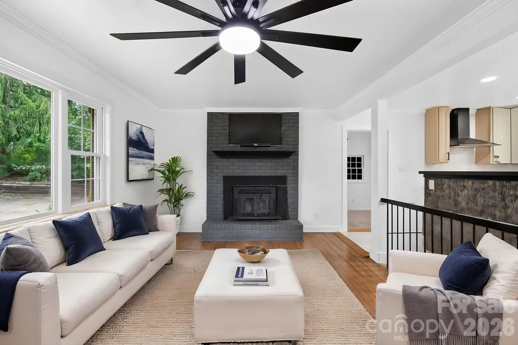 28 Pine Lane Asheville NC 28806
