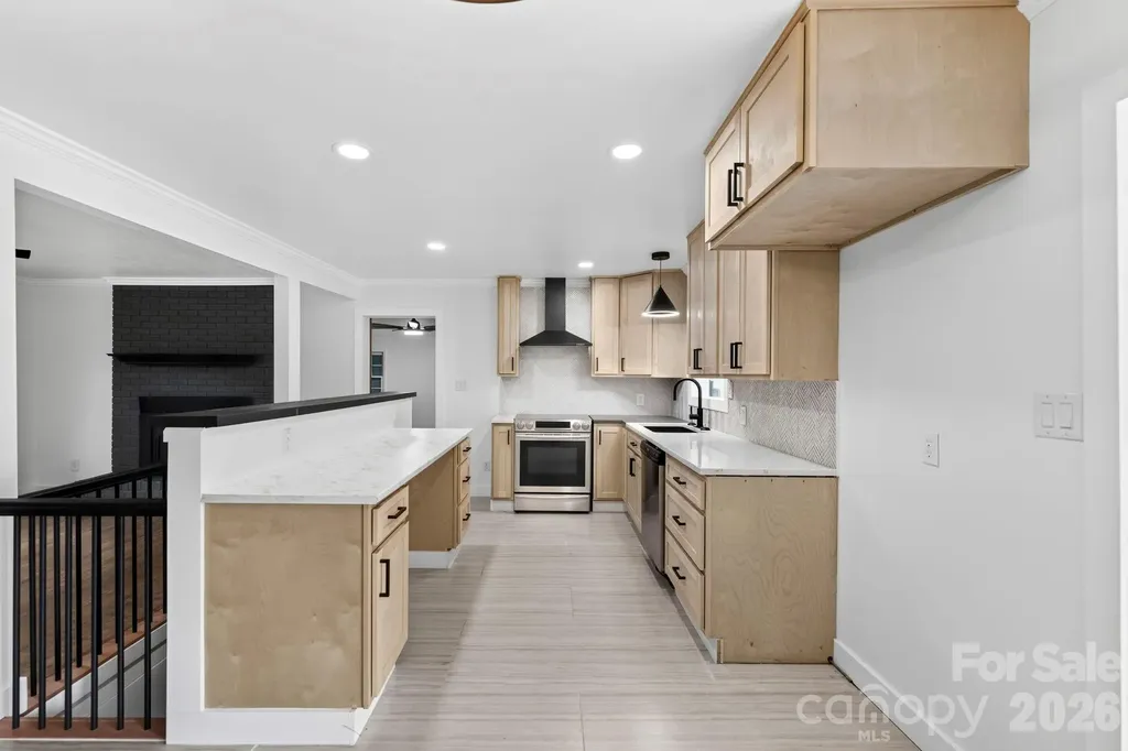 28 Pine Lane Asheville NC 28806