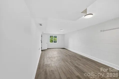 28 Pine Lane Asheville NC 28806
