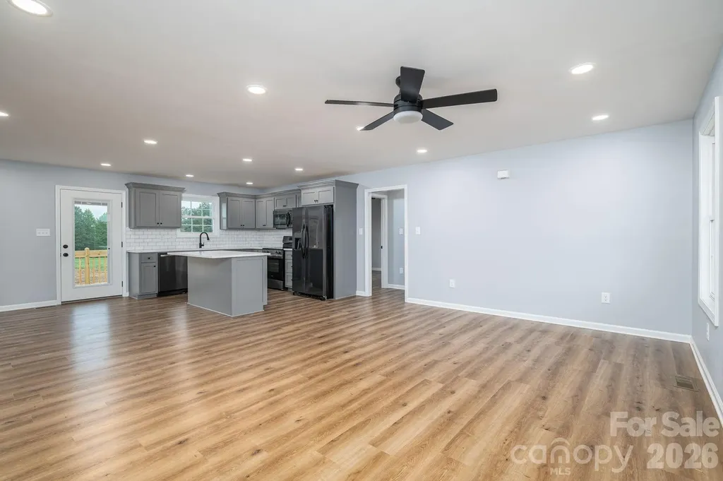 307 Northbrook Iii School Road Vale NC 28168