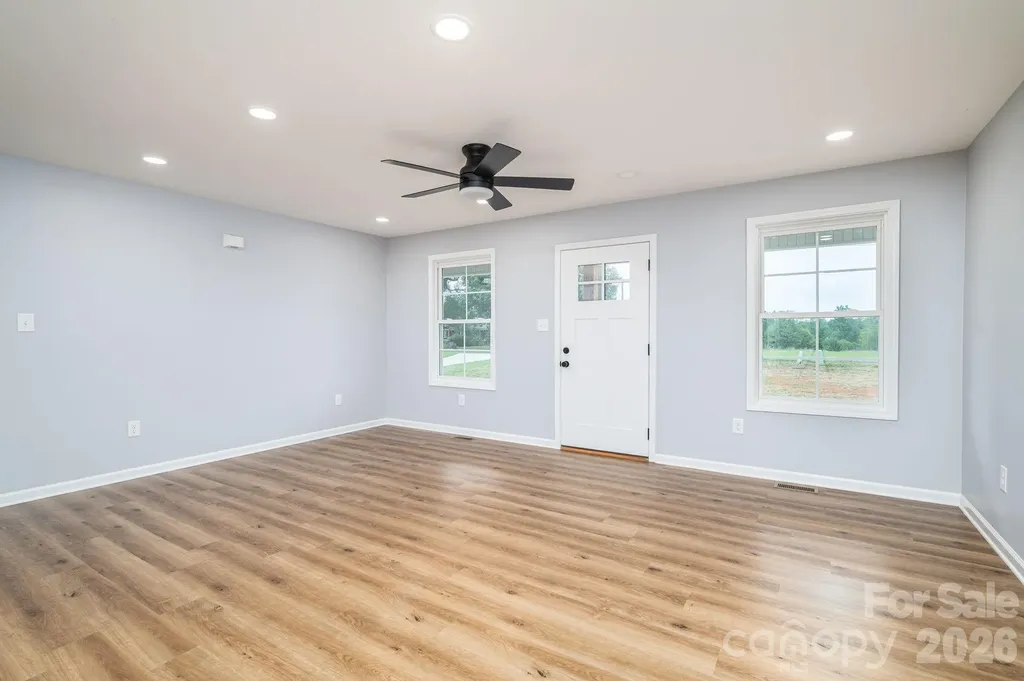 307 Northbrook Iii School Road Vale NC 28168