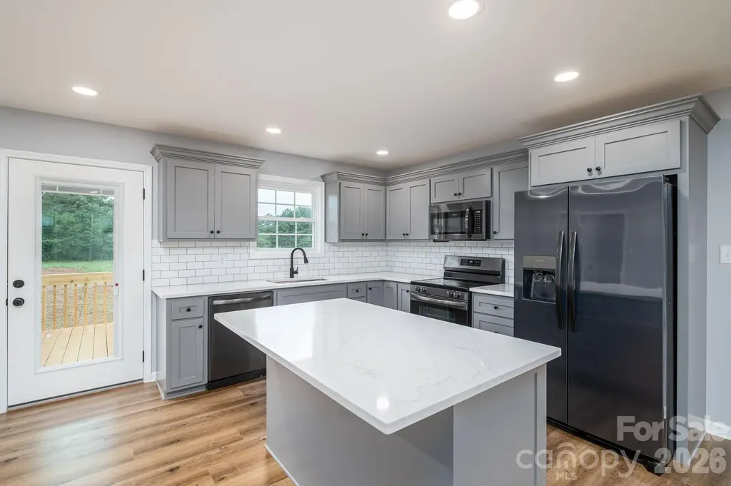 307 Northbrook Iii School Road Vale NC 28168