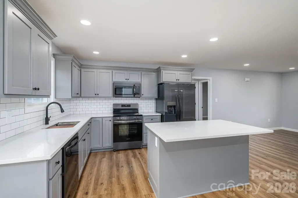 307 Northbrook Iii School Road Vale NC 28168