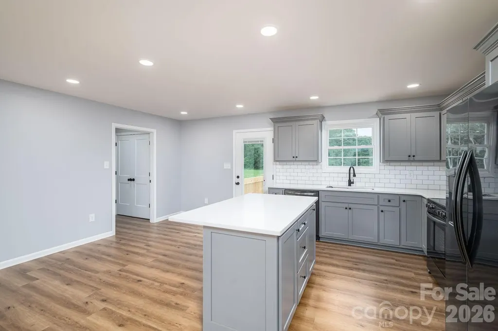 307 Northbrook Iii School Road Vale NC 28168