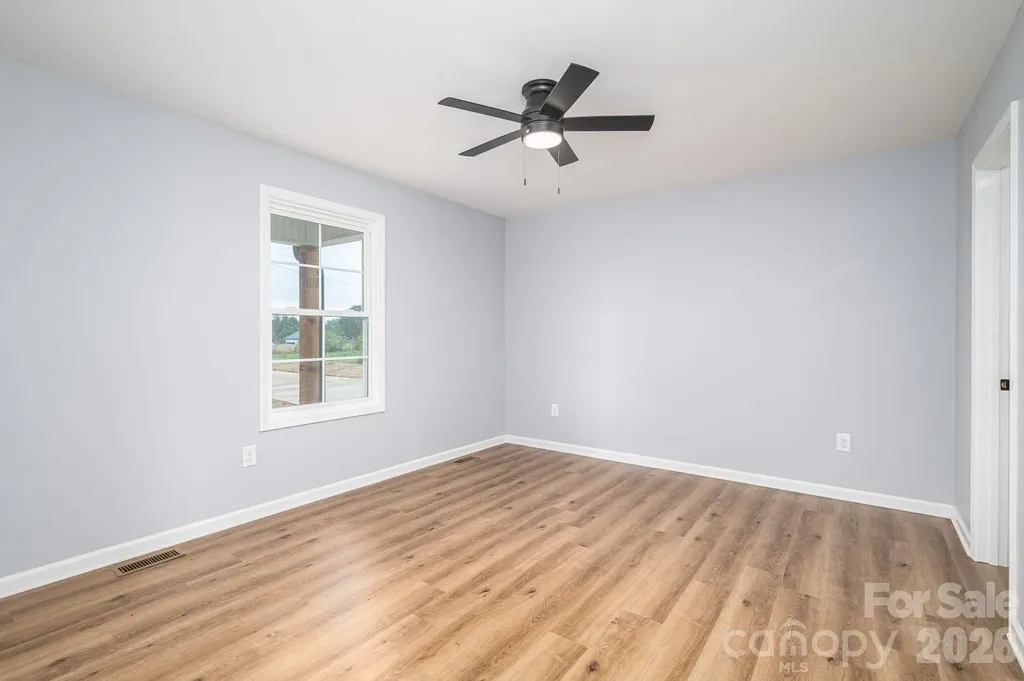 307 Northbrook Iii School Road Vale NC 28168