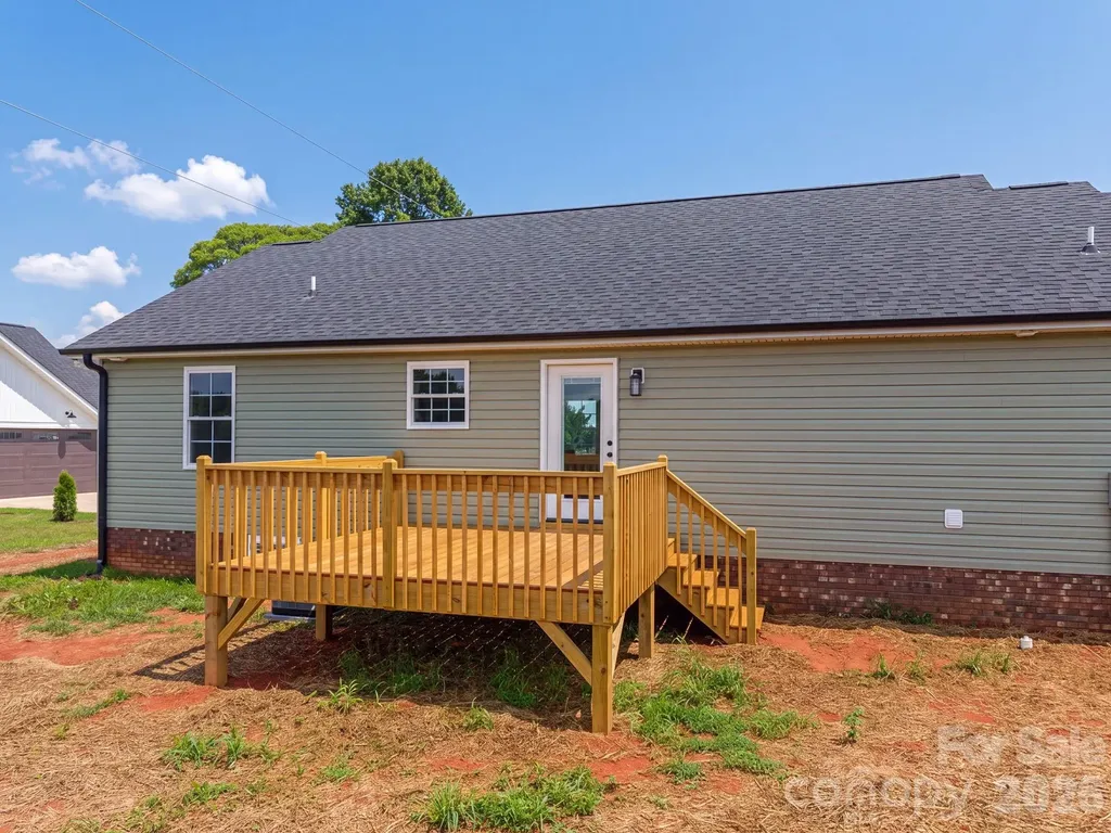 307 Northbrook Iii School Road Vale NC 28168