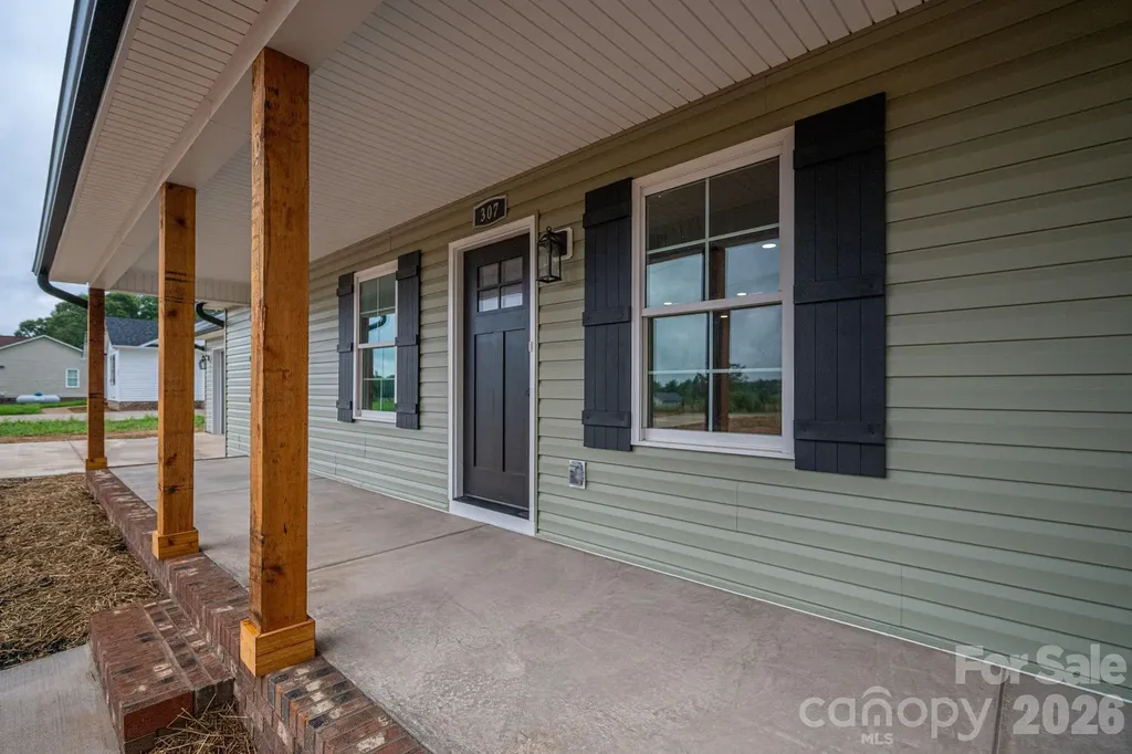 307 Northbrook Iii School Road Vale NC 28168