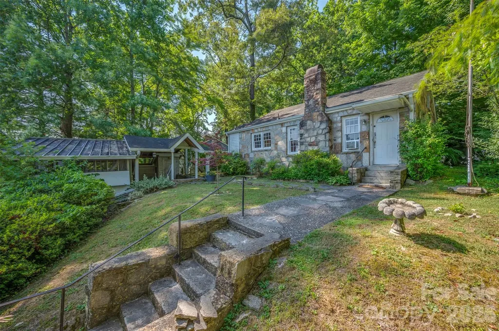 720 Sylvan Boulevard Hendersonville NC 28791