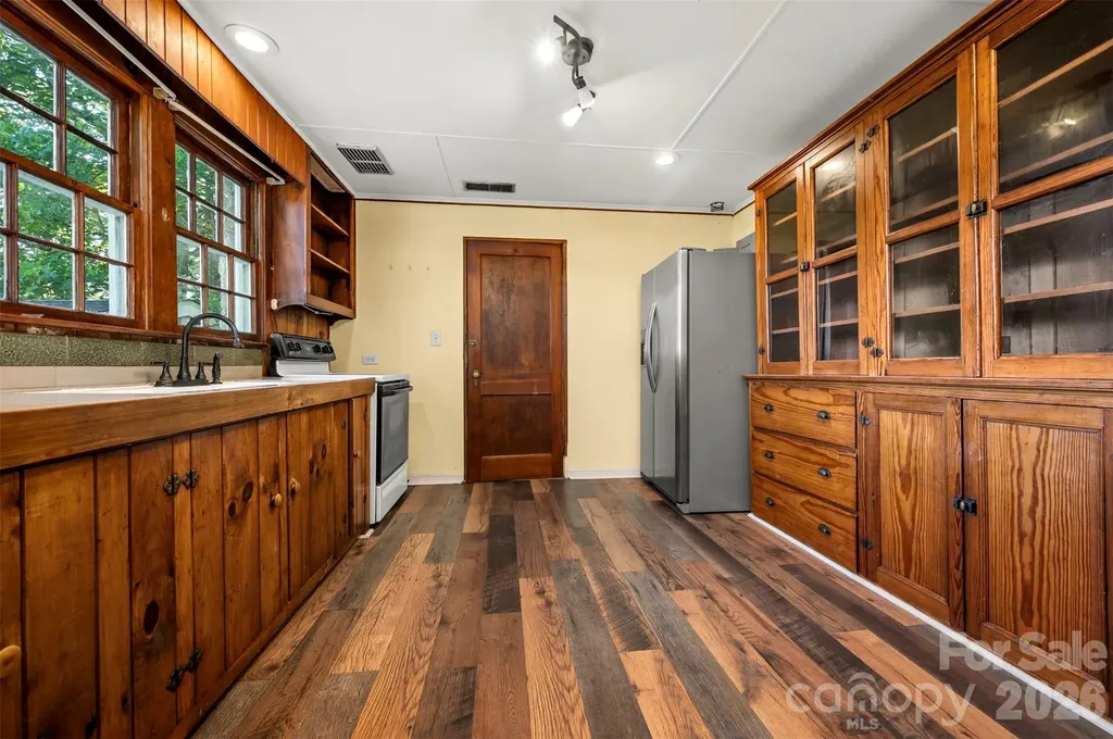 720 Sylvan Boulevard Hendersonville NC 28791