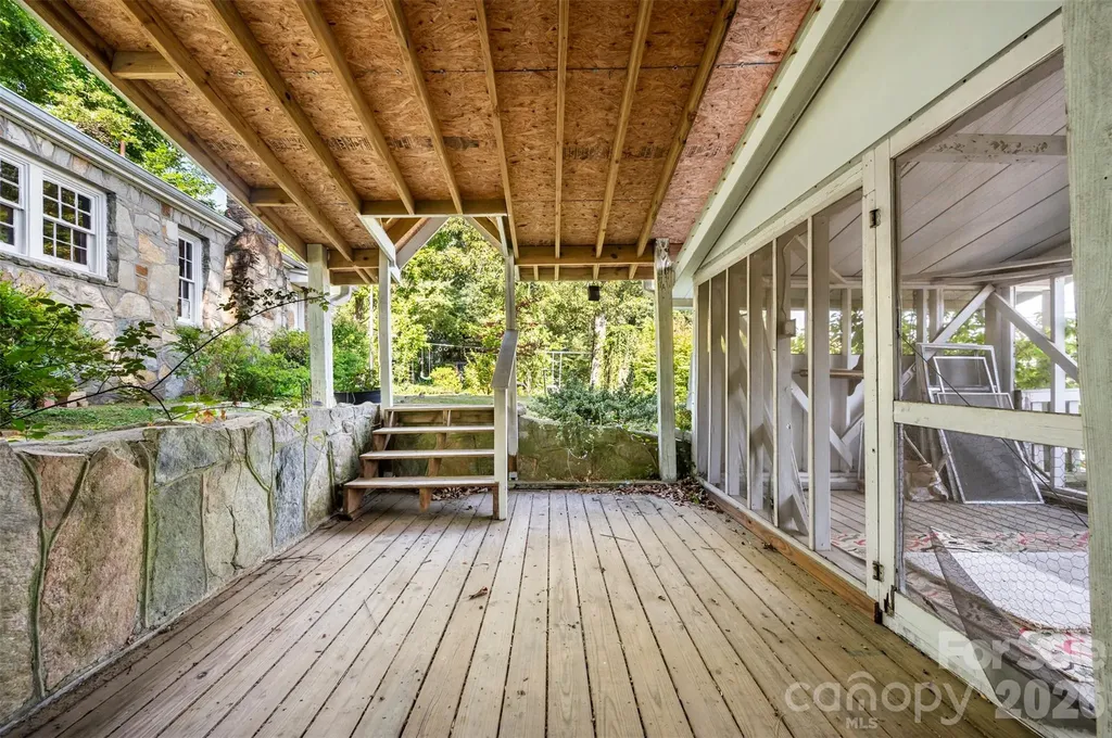 720 Sylvan Boulevard Hendersonville NC 28791