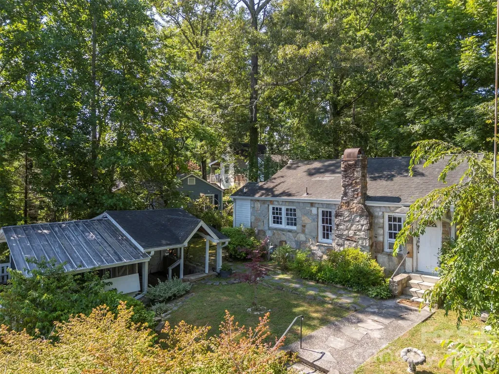 720 Sylvan Boulevard Hendersonville NC 28791