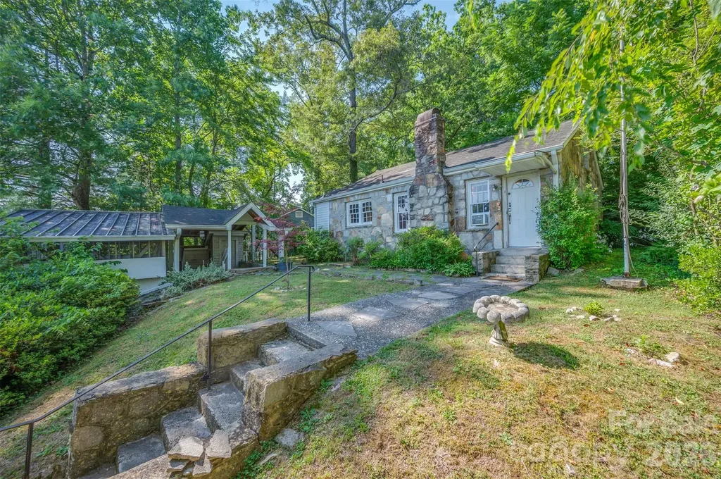 720 Sylvan Boulevard Hendersonville NC 28791