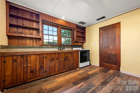 720 Sylvan Boulevard Hendersonville NC 28791