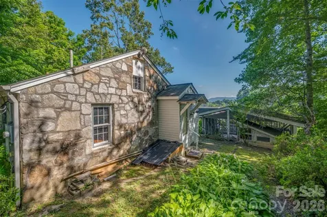 720 Sylvan Boulevard Hendersonville NC 28791