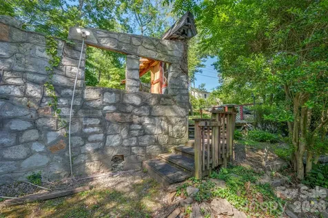 720 Sylvan Boulevard Hendersonville NC 28791