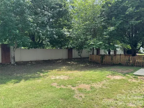 2435 Normancrest Court Charlotte NC 28270