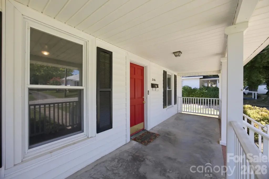 210 York Avenue Kannapolis NC 28083
