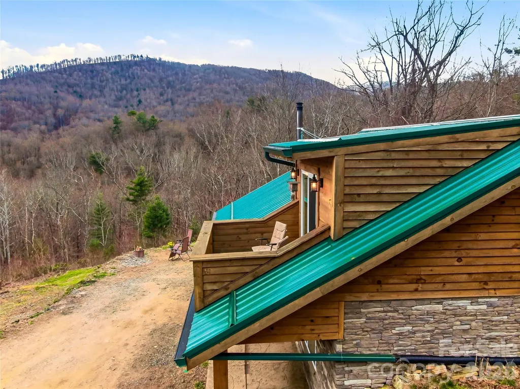 131 White Oak Way Hot Springs NC 28743