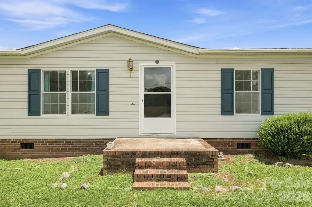 2299 Dellinger Drive Newton NC 28658