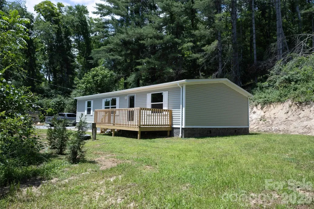 157 Berry Street Spruce Pine NC 28777