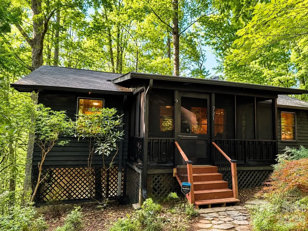 721 Bear Creek Lane Saluda NC 28773