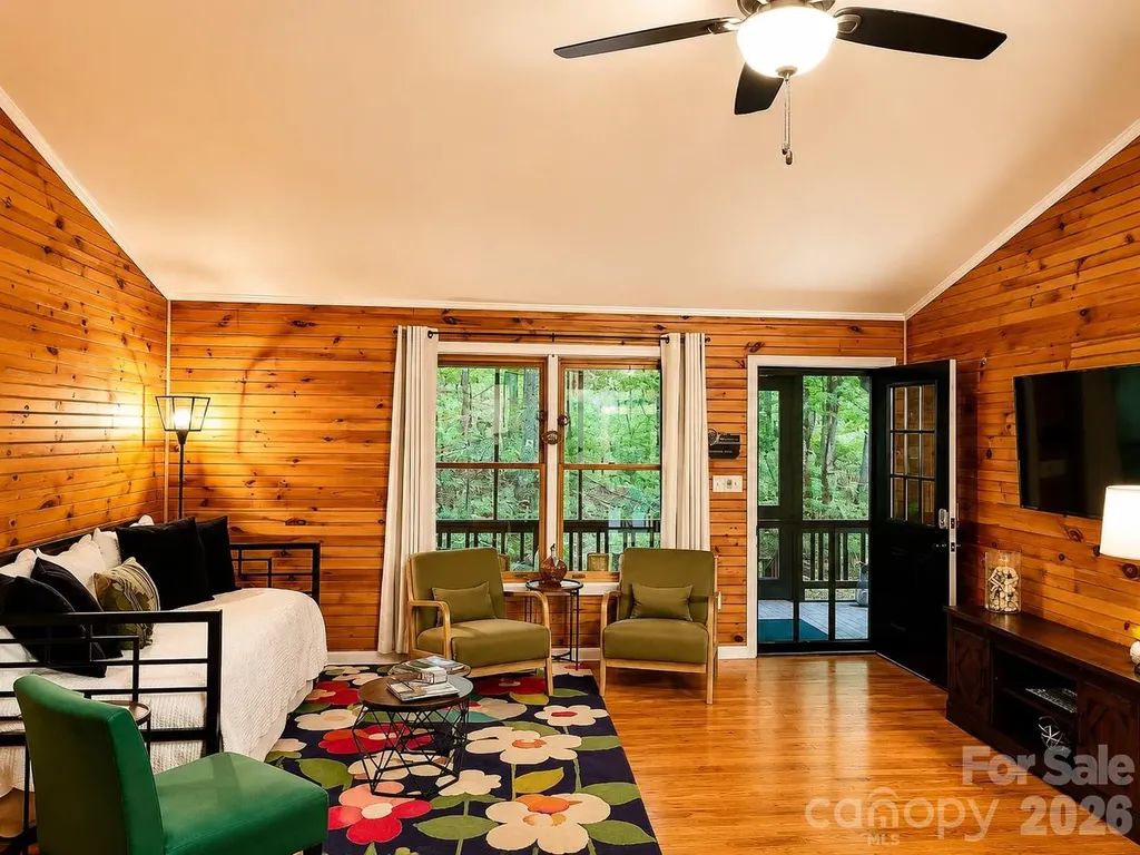721 Bear Creek Lane Saluda NC 28773