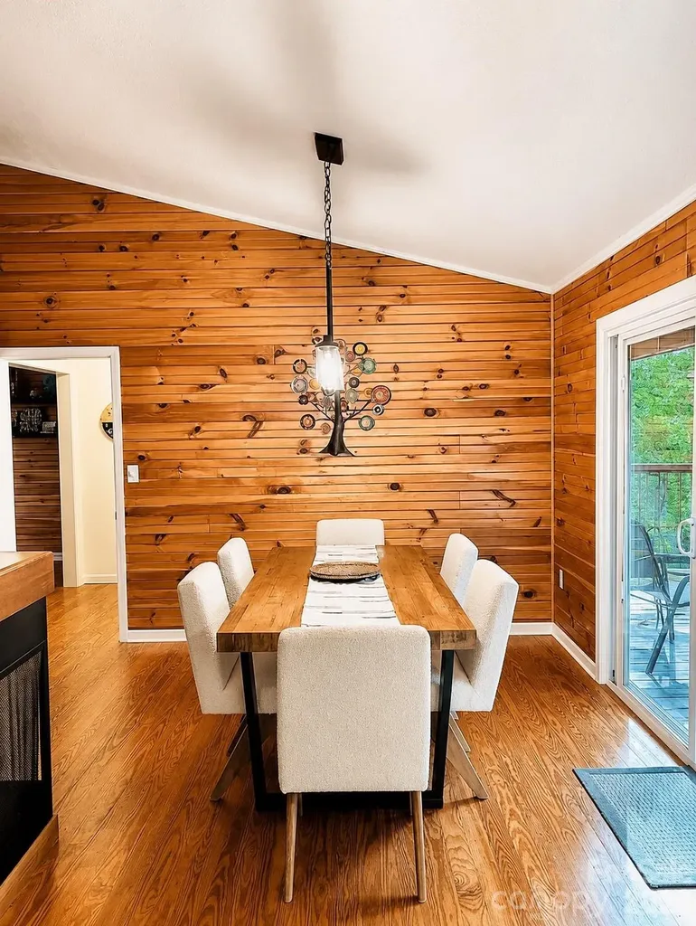 721 Bear Creek Lane Saluda NC 28773