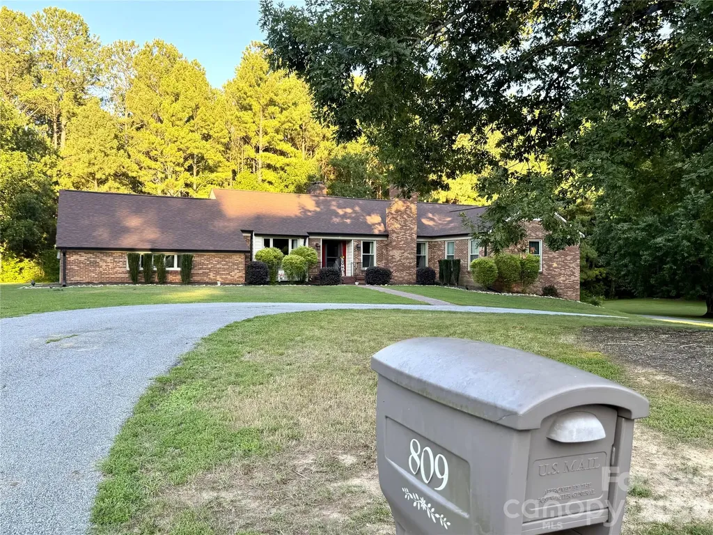 809 Spring Street Cherryville NC 28021