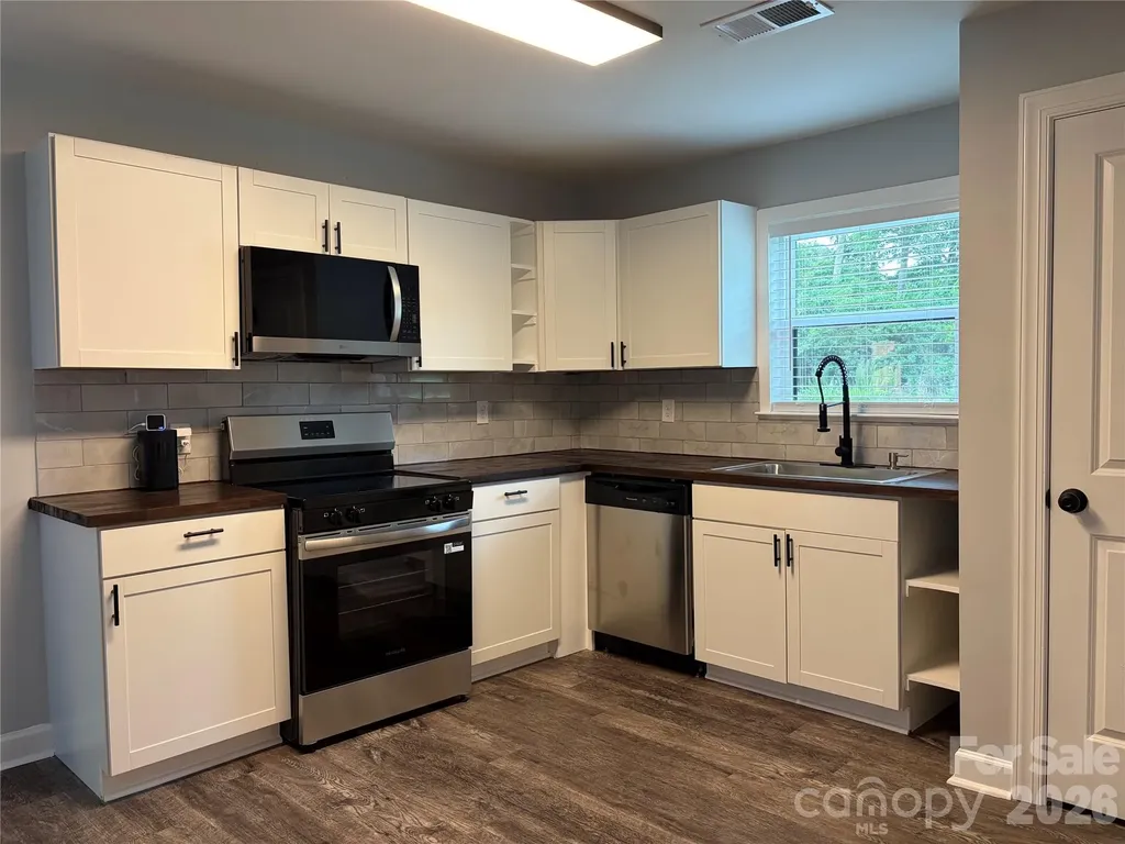 8761 Old Wire Road Laurel Hill NC 28351