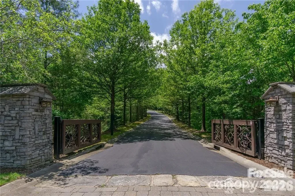 Lot 11 Shining Rock Path Horse Shoe NC 28742