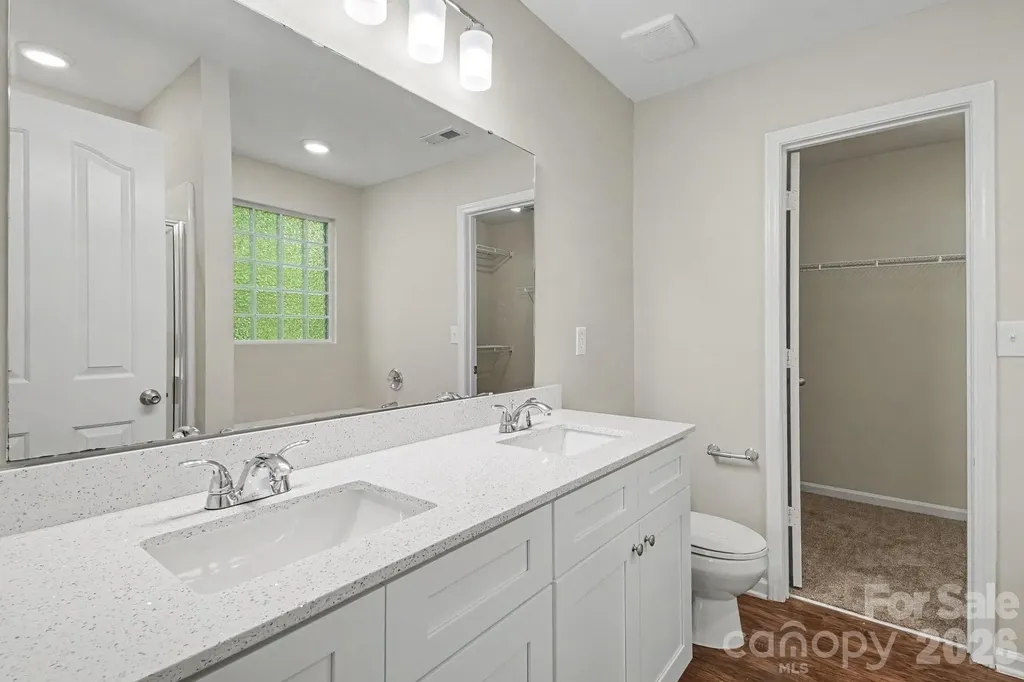 11807 Oak Street Charlotte NC 28269