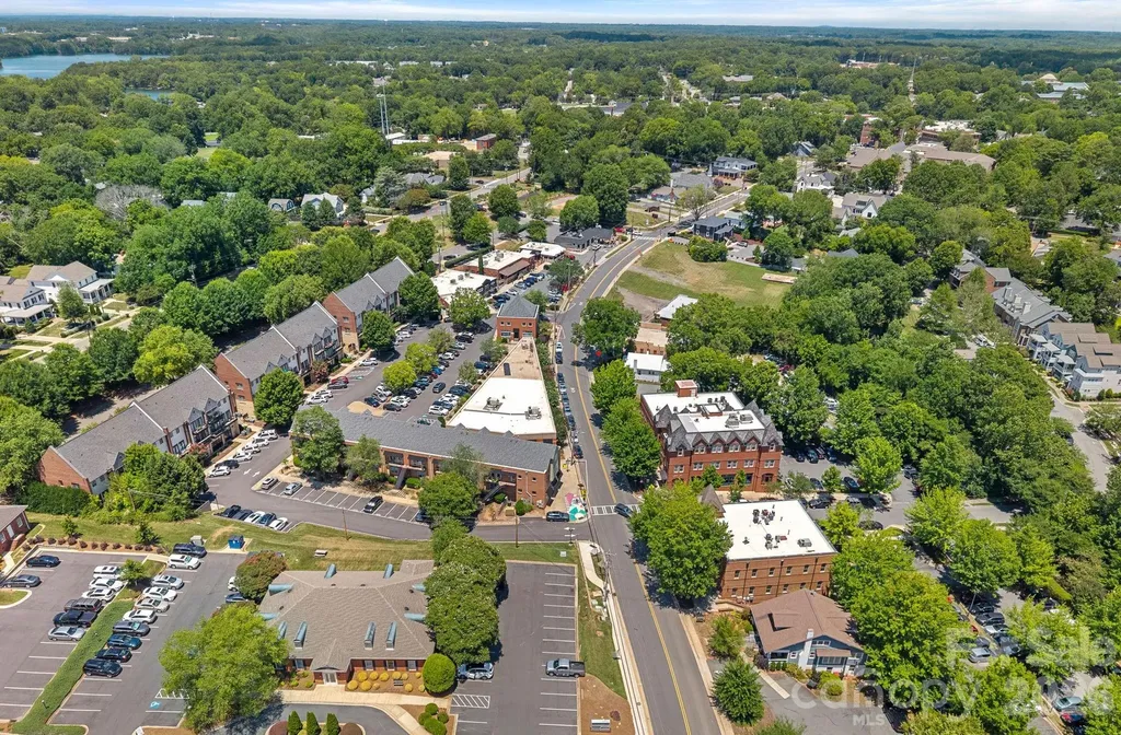 473 S Main Street Davidson NC 28036