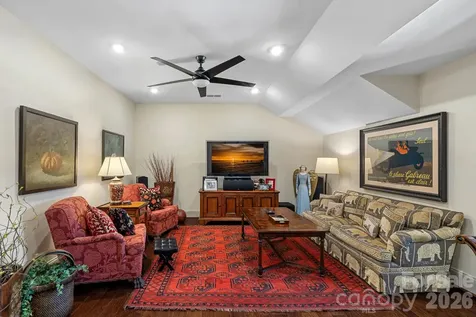 473 S Main Street Davidson NC 28036